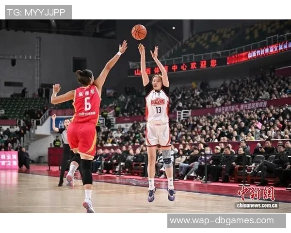 电竞女神杨娜畅谈DOTA2职业生涯与比赛背后的故事实时新闻